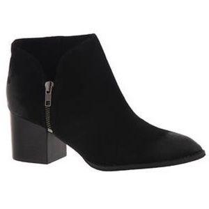 Seychelles Chaparral Women’s Black Suede Pointed Toe Ankle Boots, Size 7